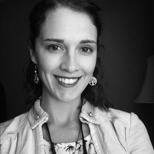 Meet your Posher, Hilary